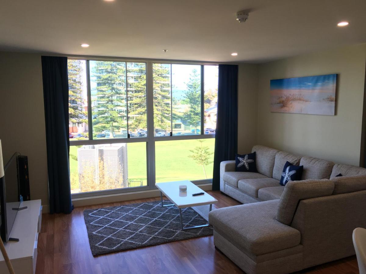 Beachside Luxury Apartments One & Two Bedroom In Beachfront Oaks Pier Building Glenelg Eksteriør bilde