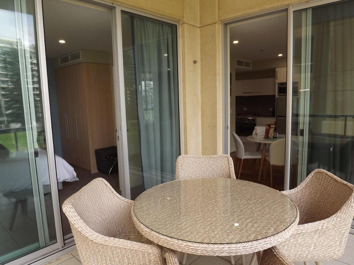 Beachside Luxury Apartments One & Two Bedroom In Beachfront Oaks Pier Building Glenelg Eksteriør bilde