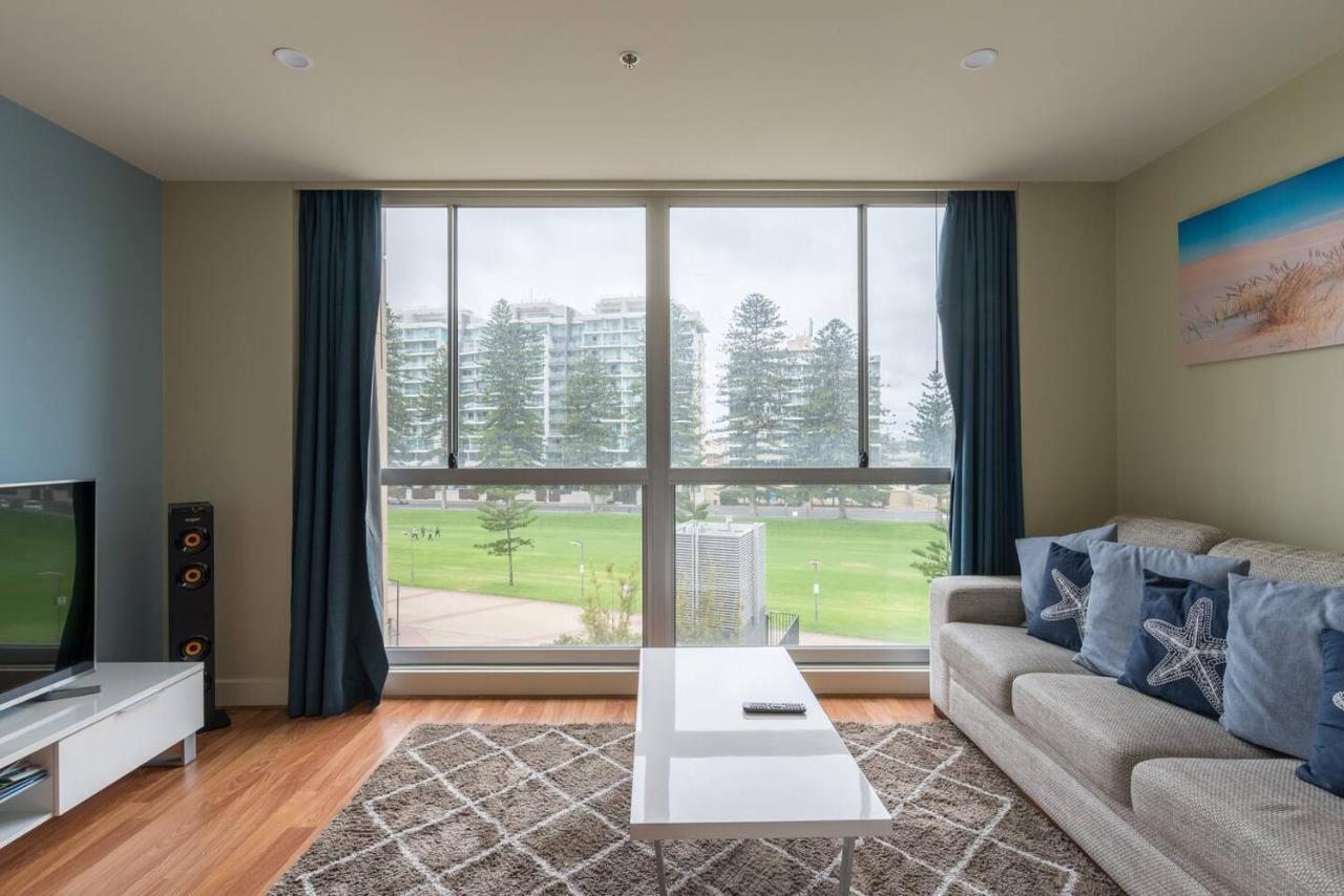 Beachside Luxury Apartments One & Two Bedroom In Beachfront Oaks Pier Building Glenelg Eksteriør bilde