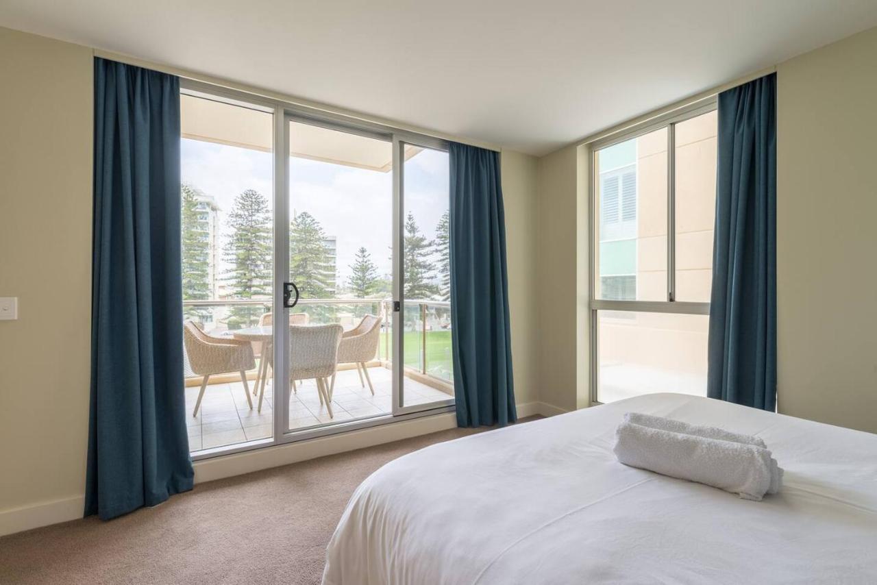 Beachside Luxury Apartments One & Two Bedroom In Beachfront Oaks Pier Building Glenelg Eksteriør bilde