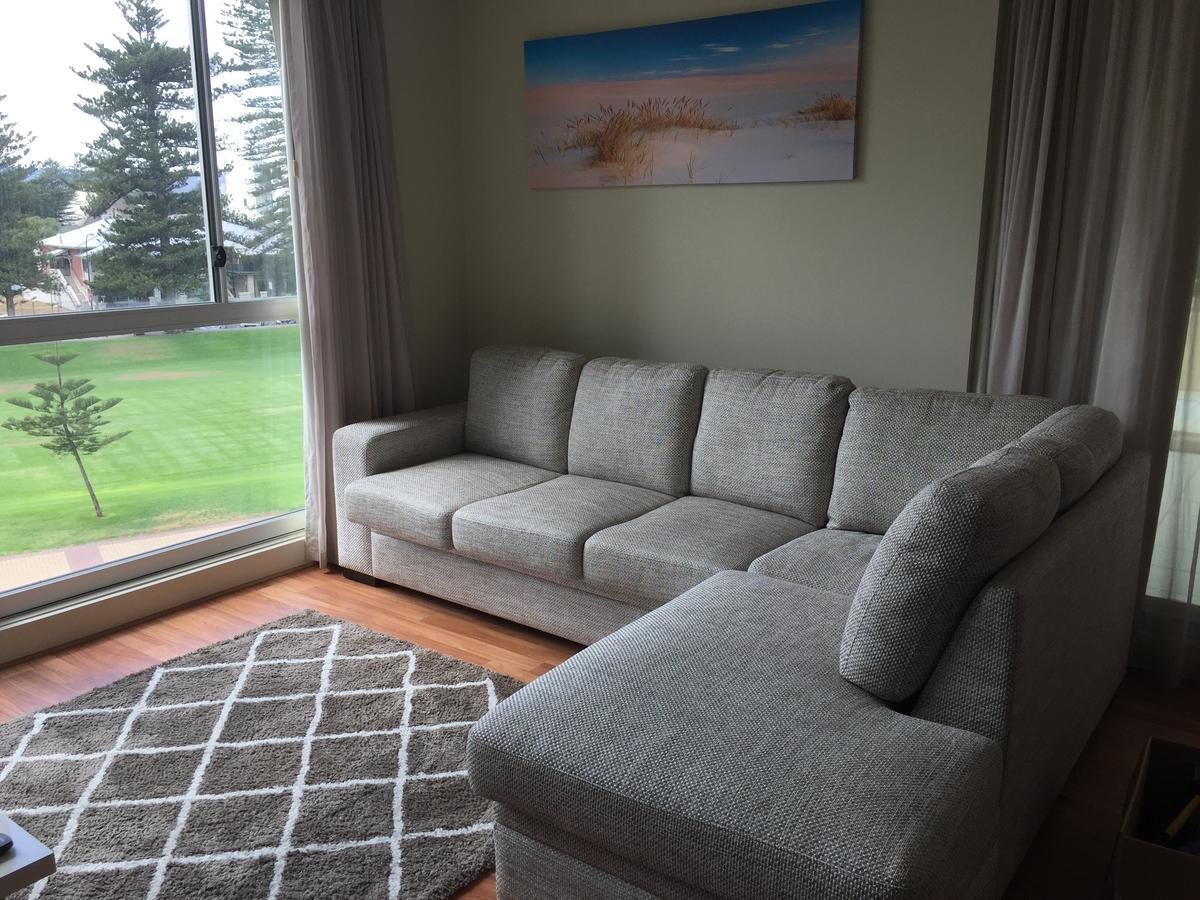 Beachside Luxury Apartments One & Two Bedroom In Beachfront Oaks Pier Building Glenelg Eksteriør bilde